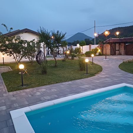 Family Estate Hadzalova Avlija Villa Bihać Dış mekan fotoğraf