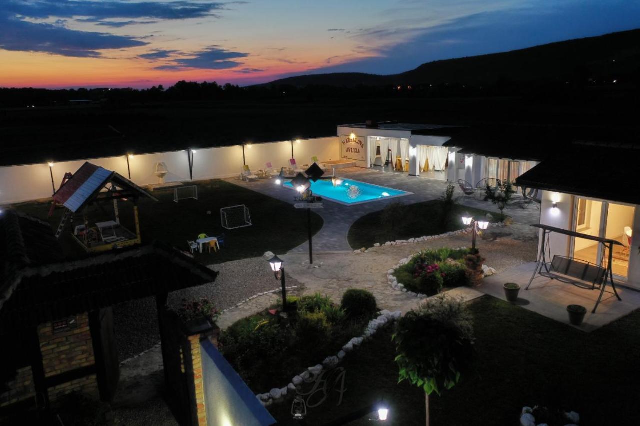Family Estate Hadzalova Avlija Villa Bihać Dış mekan fotoğraf