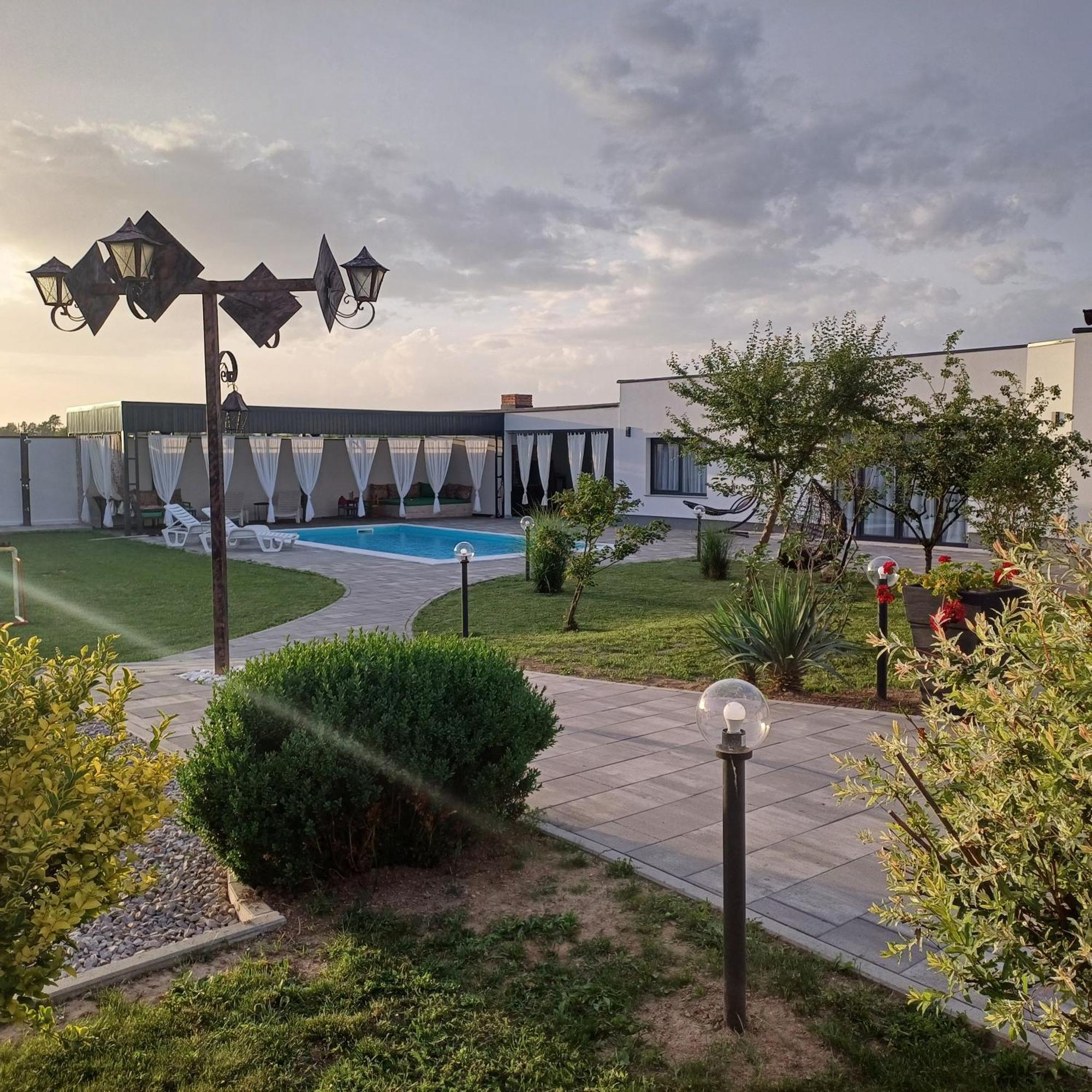 Family Estate Hadzalova Avlija Villa Bihać Dış mekan fotoğraf